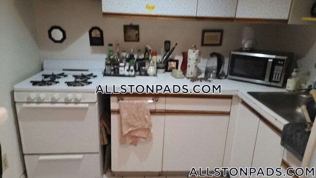 Photo - 11 Scottfield Rd Unit 2