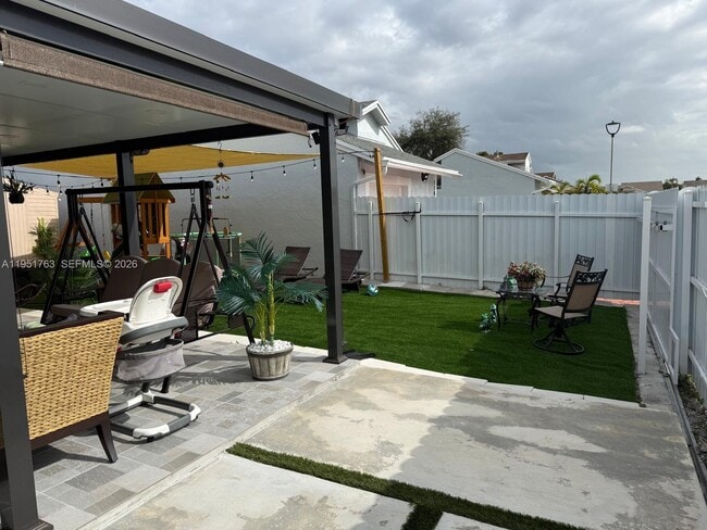 Photo - 1041 SW 111th Ave