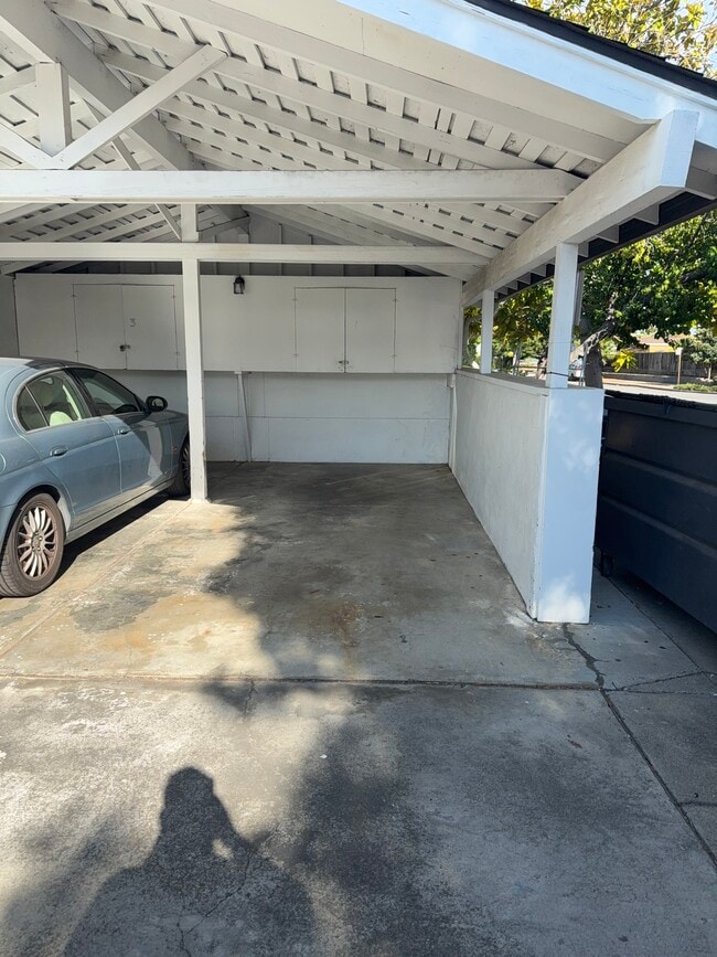 Building Photo - 1371 Kingfisher Way Unit 1