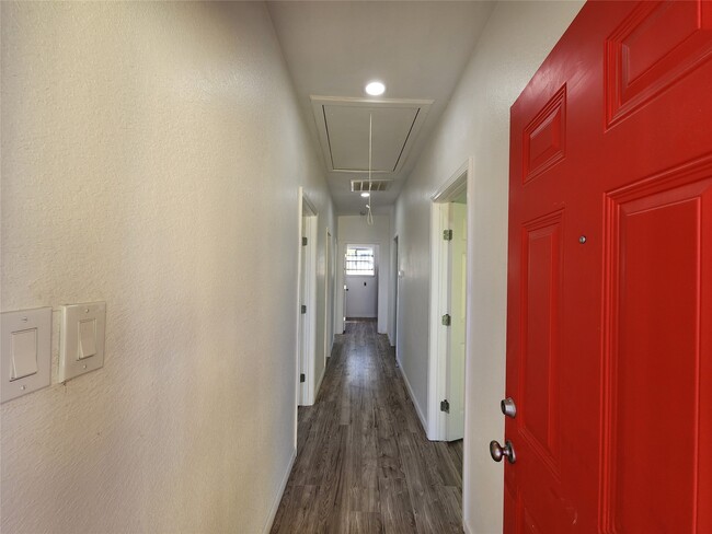 Building Photo - 2706 Berry St