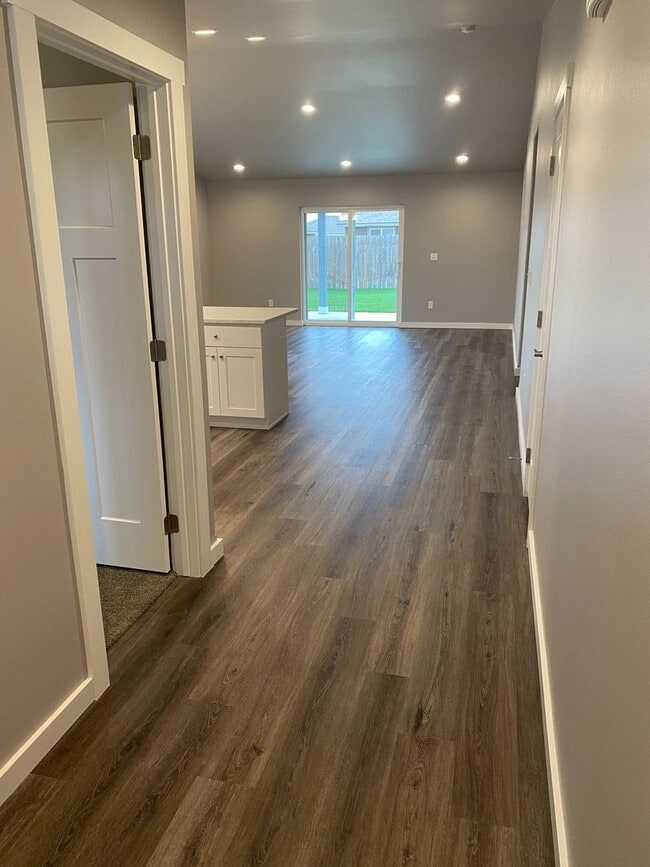Photo - 3 Bedroom Home, Park Orchard Service Area