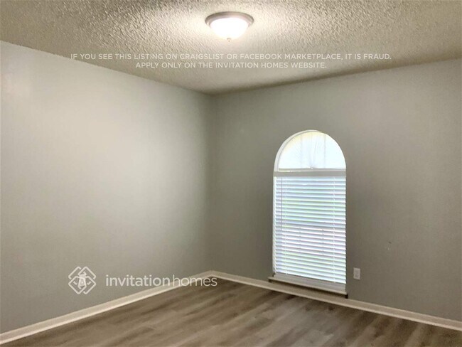 Photo - 2306 Cambridge Ct N