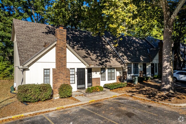Holmesbrook Townhomes - Holmesbrook Townhomes