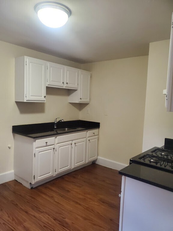 Building Photo - 11 Victory Rd Unit 28