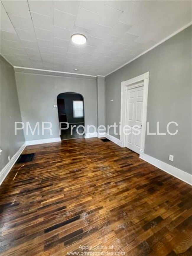 2611 Mary St