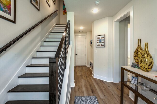 Photo - 1053 Manacor Ln