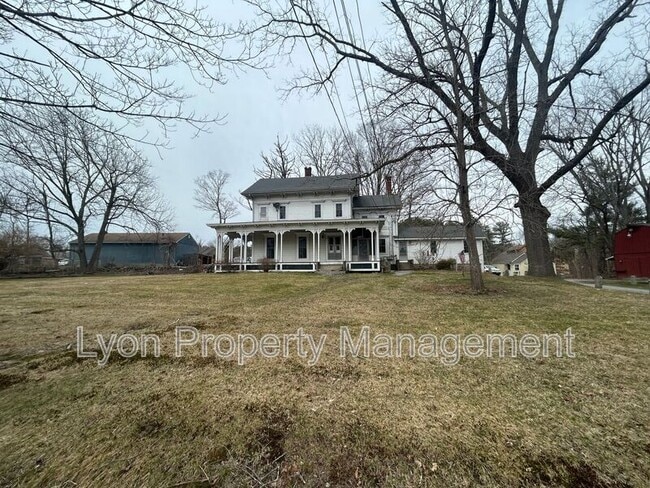 Building Photo - 12 Oil Mill Ln Unit First floor 1A