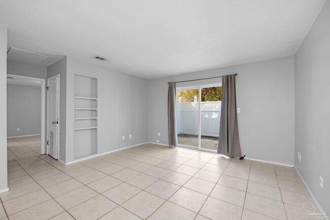Photo - 1555 Green Briar Pkwy