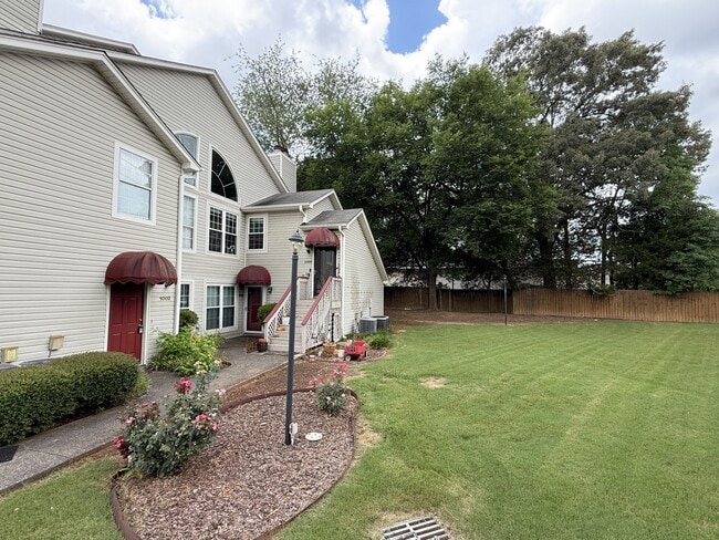 Photo - 1002 Stones Throw Dr NW