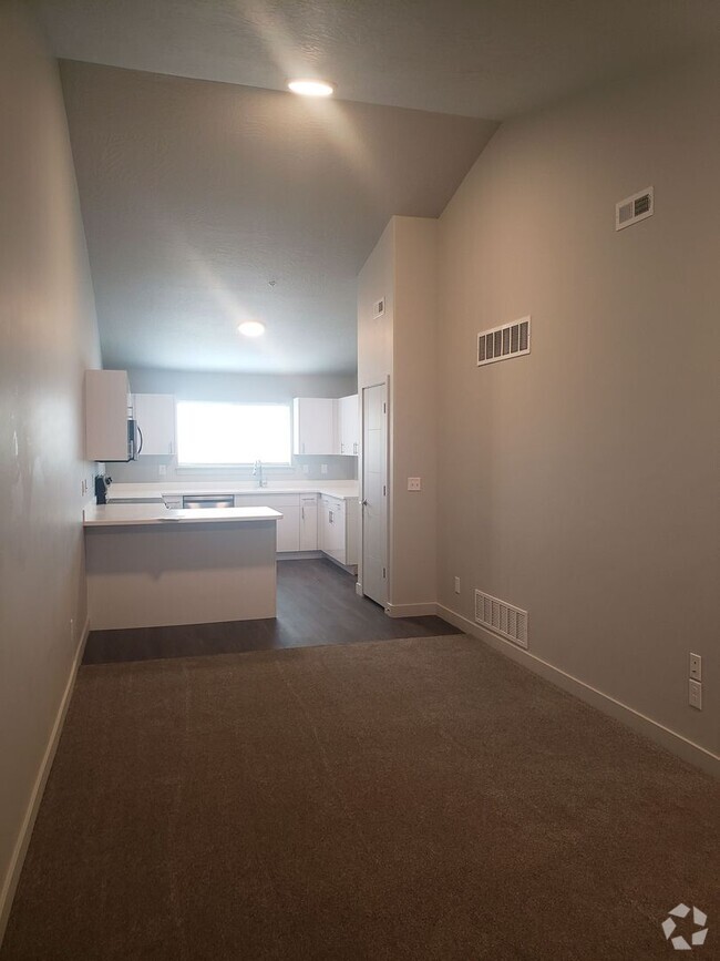 Building Photo - Condo in Orem Unit 205