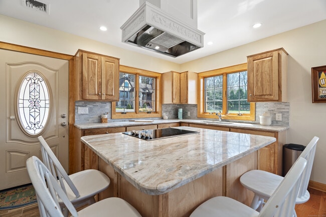 Photo - 152 Whitehall Ave