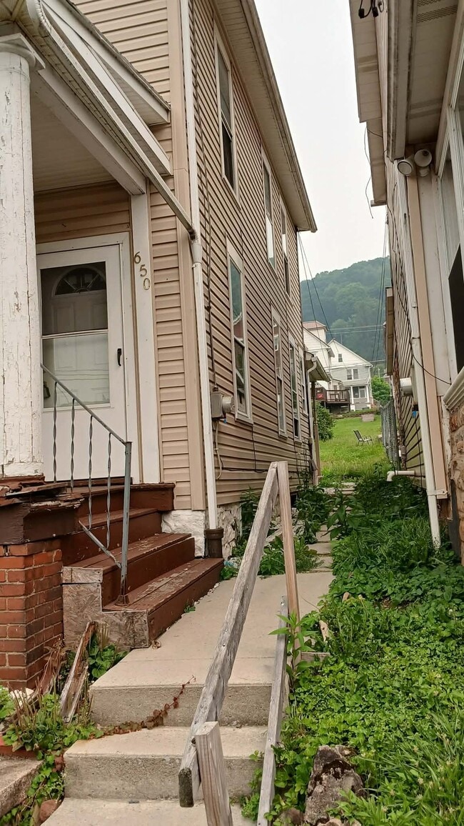 Photo - 648 Linden Ave