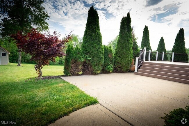 Building Photo - 5469 Riverview Dr Rental