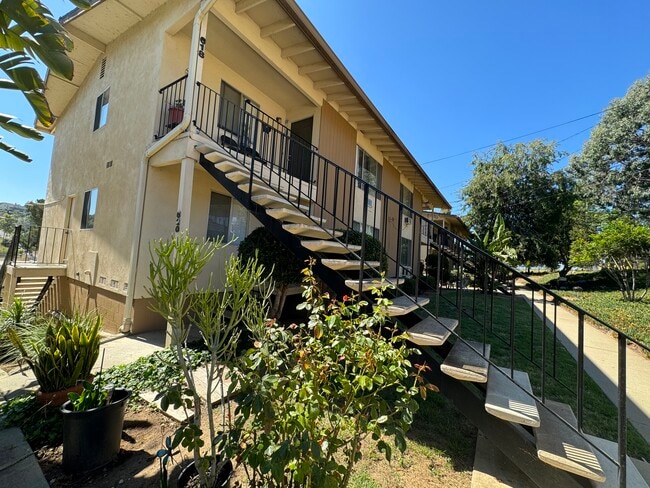 Building Photo - 620 Ammunition Rd Unit 620 Ammion Rd. Rental