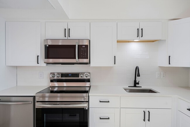 Cozy 2B Townhome