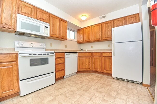 Photo - Pineview Apartments - Morgantown, WV