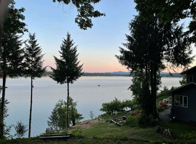 Beautiful home on the Totten Inlet - Beautiful home on the Totten Inlet