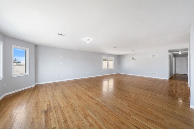 Photo - 196 Sandford Ave Unit 2