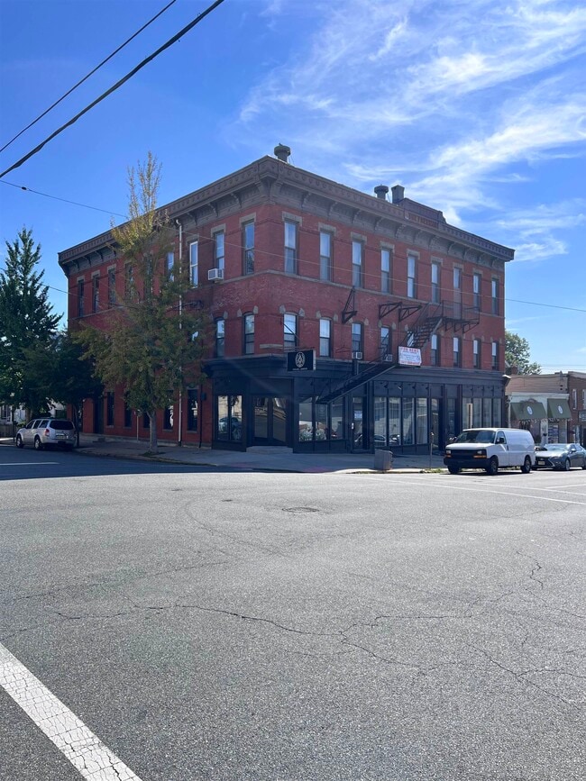 Building Photo - 155 Midland Ave Unit 2D
