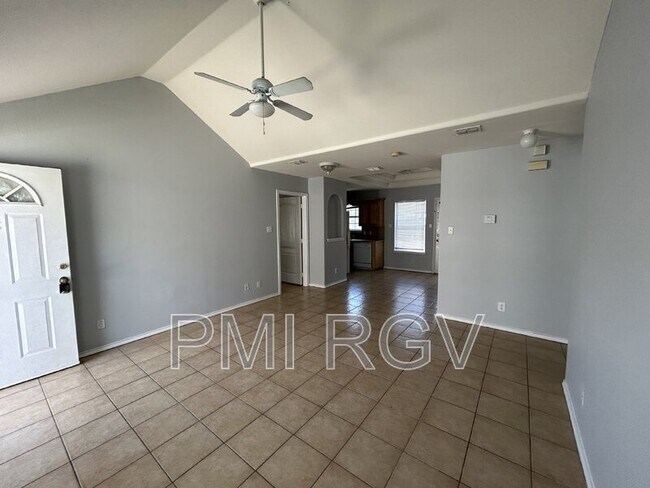 Photo - 2508 Toledo Ave Unidad 3