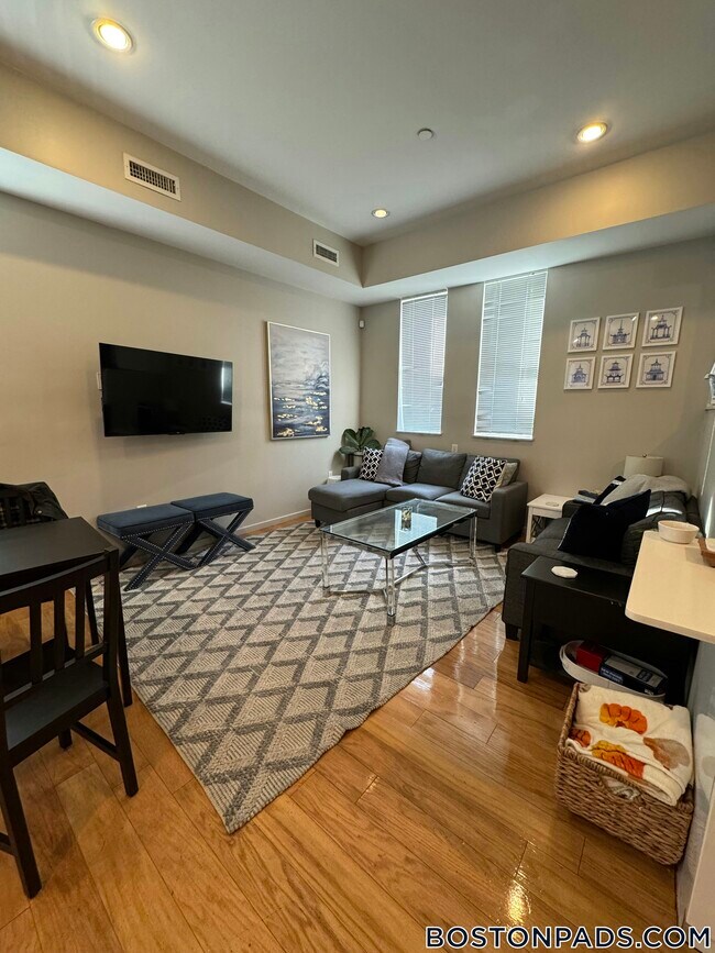 Photo - 57 Glenville Ave