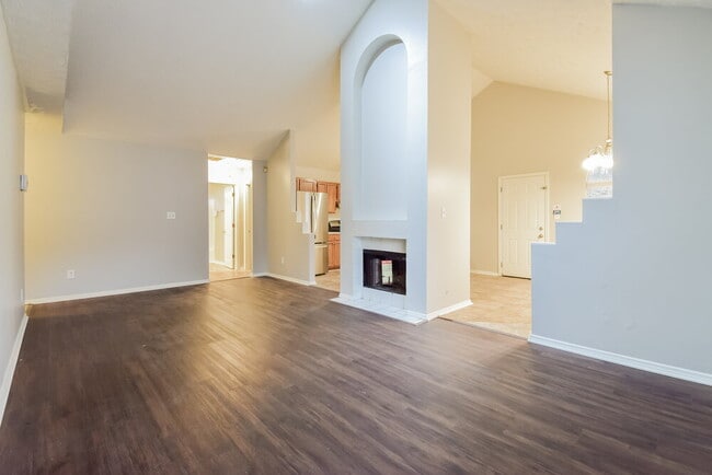 Photo - 3069 Oakvale Heights