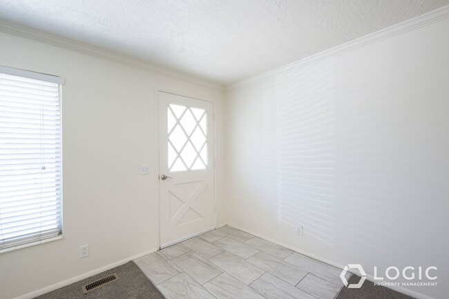 Photo - 1911 Cecelia Cir