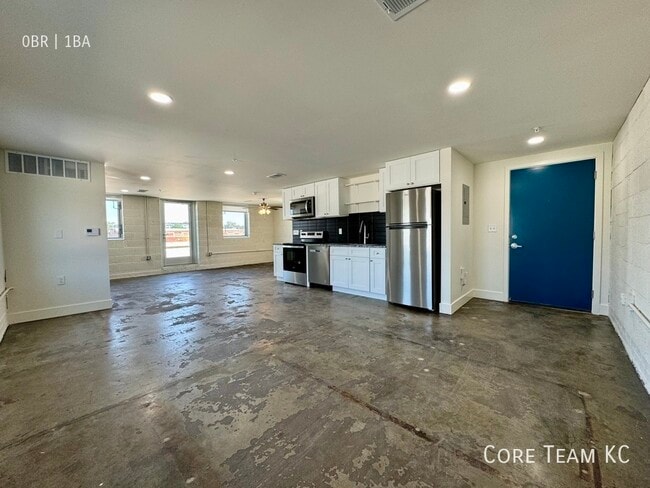Building Photo - 3100 Gillham Plaza Unit 304 Rental