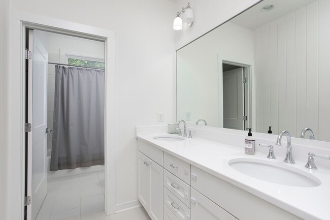 Photo - Modern Beauty In Charming Neighborhood!