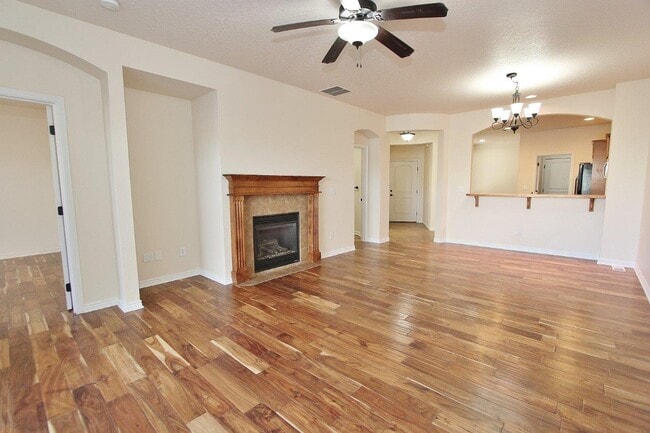 Photo - 2122 W Pine Ave