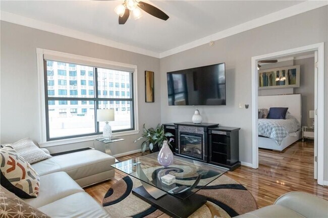 Photo - 3040 Peachtree Rd