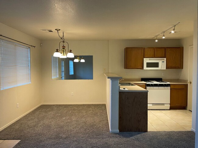 Photo - Great Sparks Townhouse!