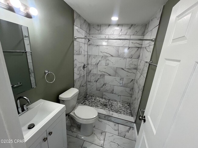 Photo - 1706 Lake Ave