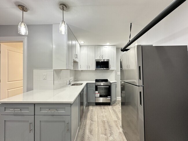 Photo - 1224 W Rosemont Ave Unidad 6H