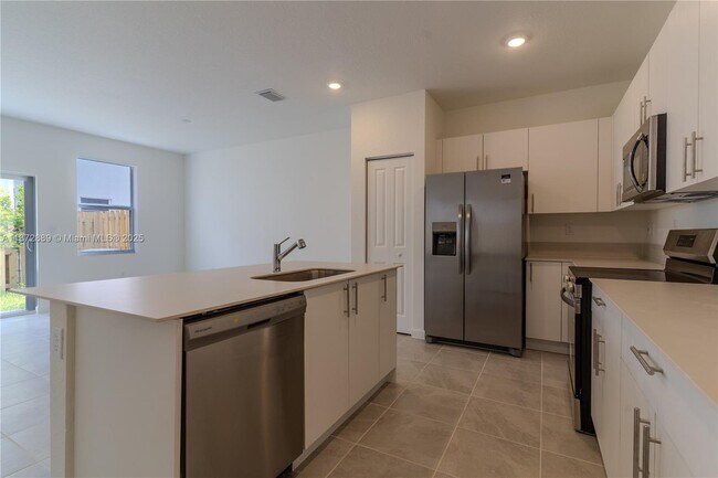 Photo - 1075 SE 2nd St
