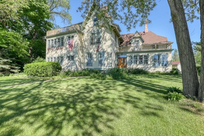 128 E Lisbon Rd Unit 2