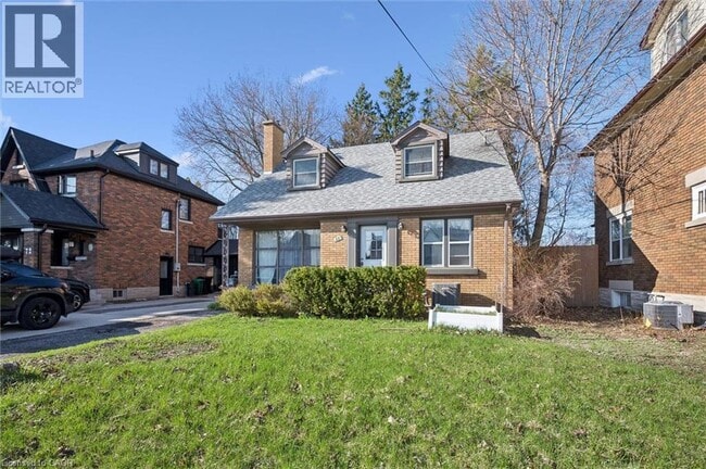 Photo - 68 Highland Rd W