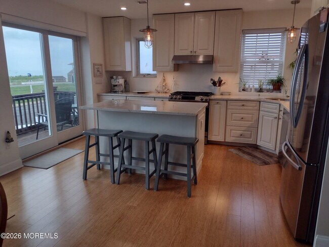 711 Ocean Ave N Unit 1