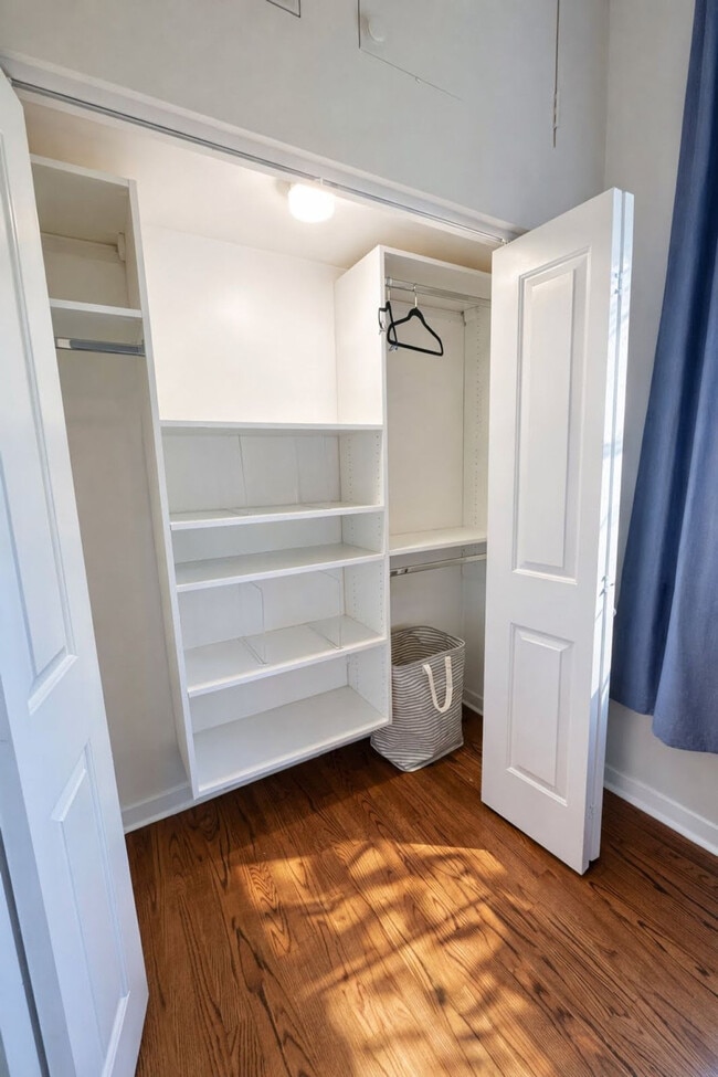 Photo - 736 N Throop St Unidad SI ID1379052P