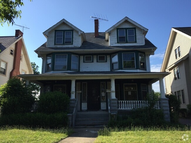 Building Photo - Whitethorn 3201-3203 Unit 3203 Rental