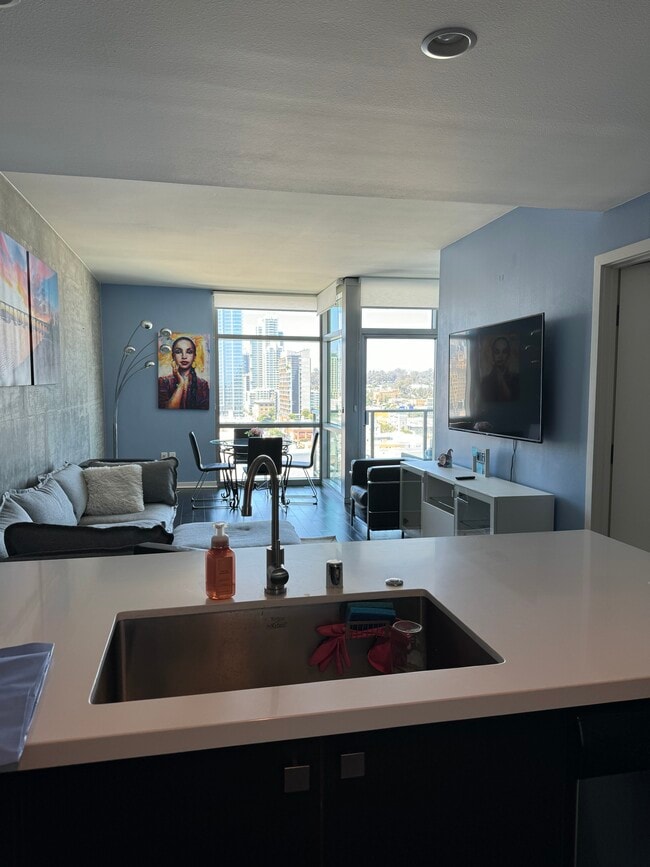 800 The Mark Ln Unit 1802