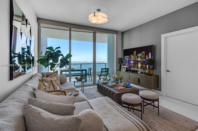 Building Photo - 900 Biscayne Blvd Unit 5208 Rental