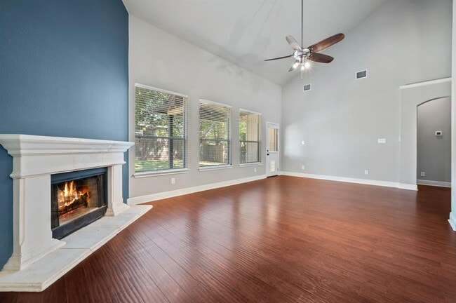 Photo - 2016 Melissa Oaks Ln