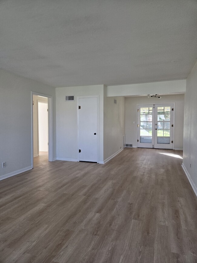 Photo - 1219 N Harding Ave