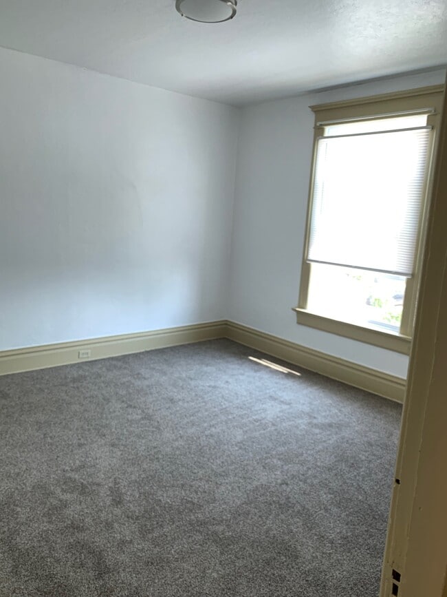 Photo - 800 W Broadway St Unit 800 W Broadway St