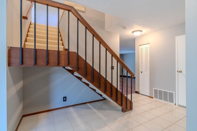 Photo - 985 Big Bend Dr