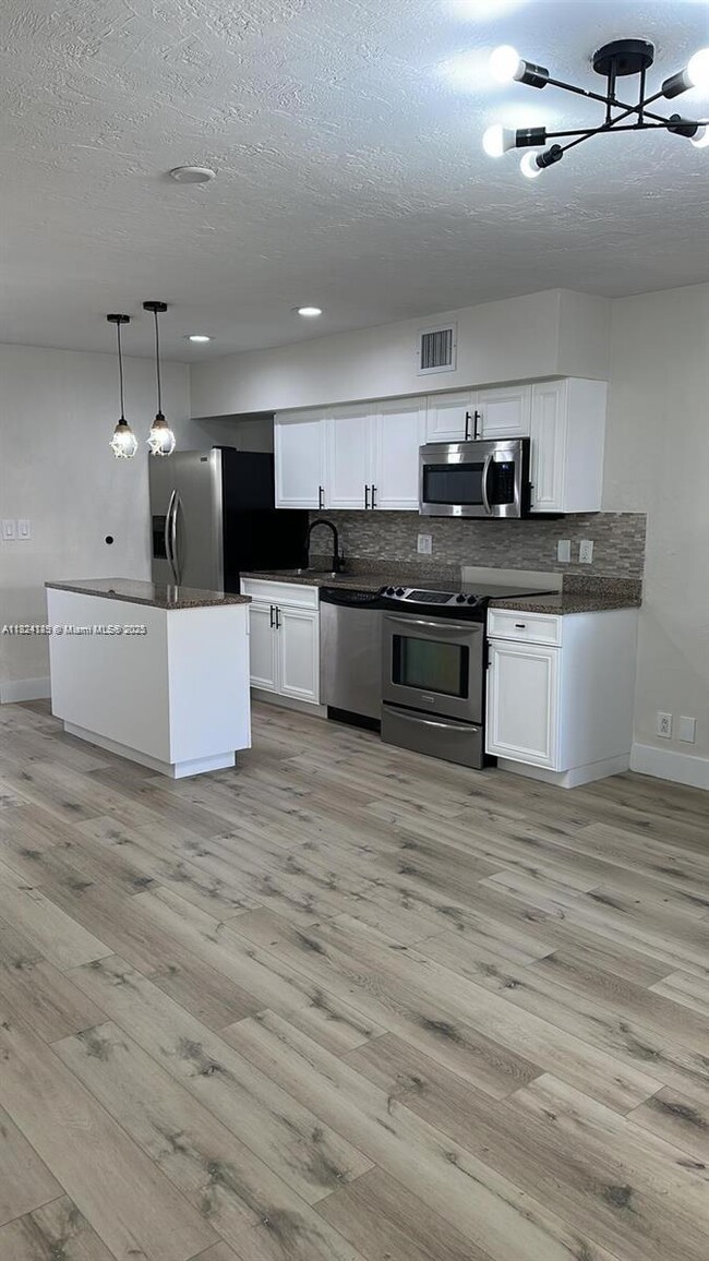 Photo - 758 NE 13th Ct Apartment Unit 6