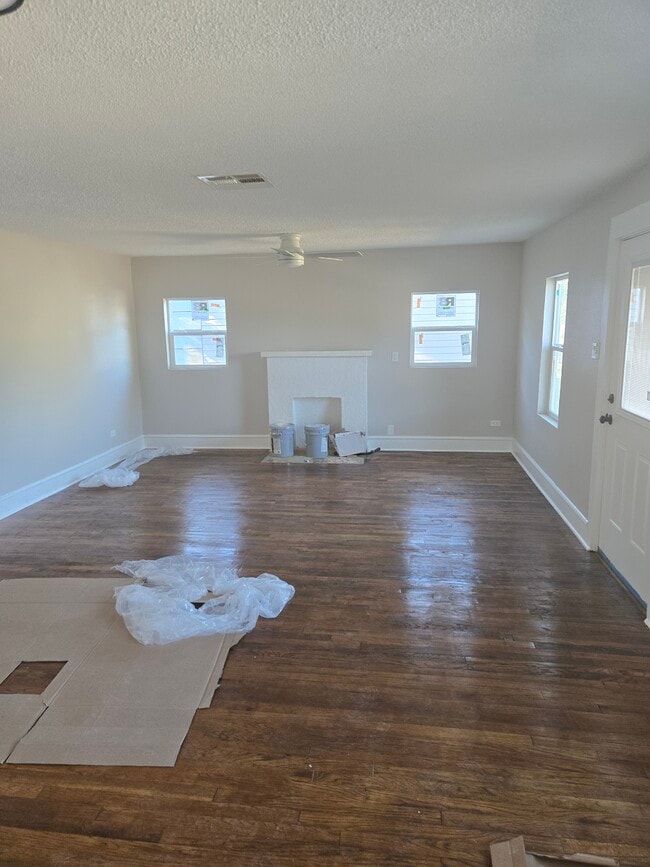 Photo - 2400 Lasker Ave