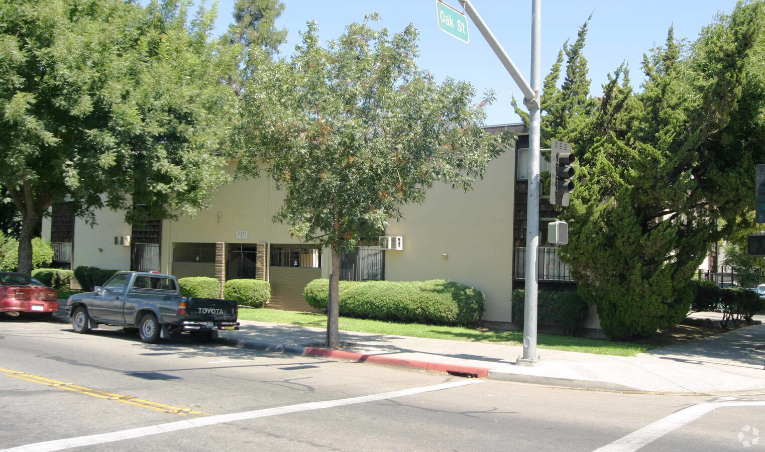 Photo - 610 N San Joaquin St Apartments