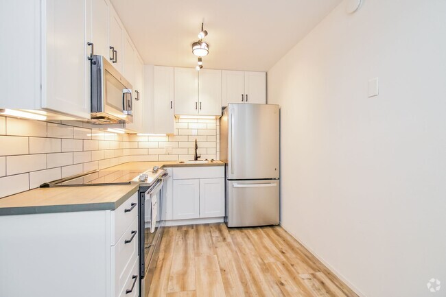 Building Photo - 2 Bedroom/1 Bathroom Unit L-206 Rental